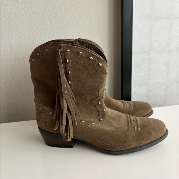 Ariat Shoes - Ariat Women's Sunset Bootie Size: 7 B